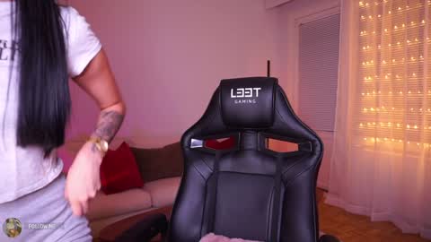 ELLA OWEN online show from 01/06/25, 03:08