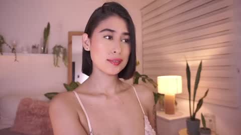 ELLA OWEN online show from 04/18/26, 05:28