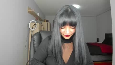 Ella online show from 09/28/25, 04:23