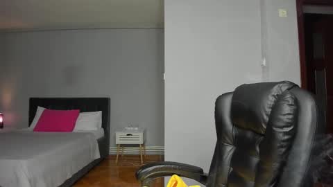 Ella online show from 11/20/25, 07:46