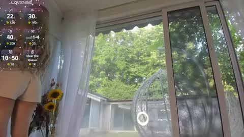 Snapshot of ella_vee chatting on 06/04/26, 04:51 ella_vee online show from 06/04/26, 04:51