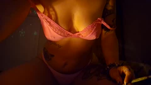 Snapshot of ellababy94 chatting on 10/25/25, 07:08 ellababy94 online show from 10/25/25, 07:08