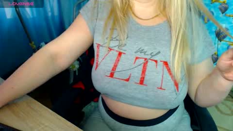 Snapshot of ellabella36dd chatting on 03/20/26, 03:39 IsaBella online show from 03/20/26, 03:39