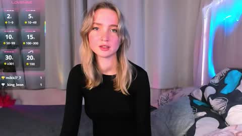 Ella online show from 11/07/25, 05:35