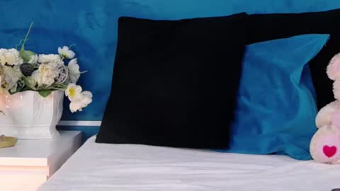 Snapshot of ellabubbles chatting on 02/24/26, 11:08 EllaBubbles online show from 02/24/26, 11:08