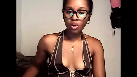 ellah245 online show from 03/30/26, 09:27