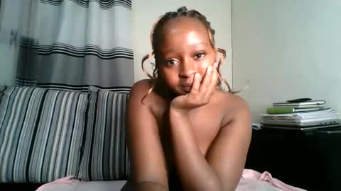 Snapshot of ellah_simone chatting on 05/25/26, 06:58 ellah-simone online show from 05/25/26, 06:58