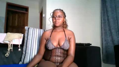 Snapshot of ellah_simone chatting on 05/29/26, 11:58 ellah-simone online show from 05/29/26, 11:58