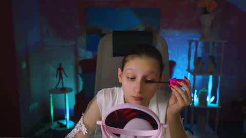 Ella online show from 02/09/25, 04:57