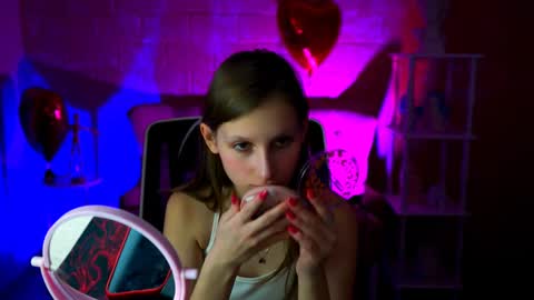 Ella online show from 03/05/25, 12:33