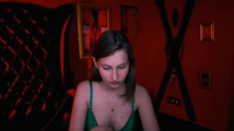 Ella online show from 10/05/25, 04:49