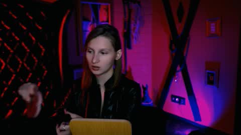 Ella online show from 10/27/25, 08:51