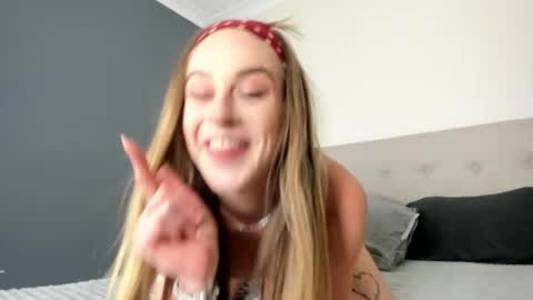 ellaaaa online show from 04/05/26, 05:48