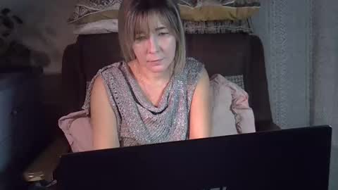 ellajohnsonx online show from 11/21/25, 07:23