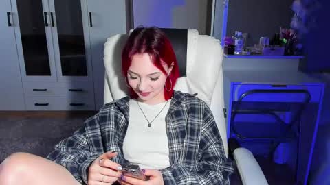 ellales online show from 12/16/25, 09:47