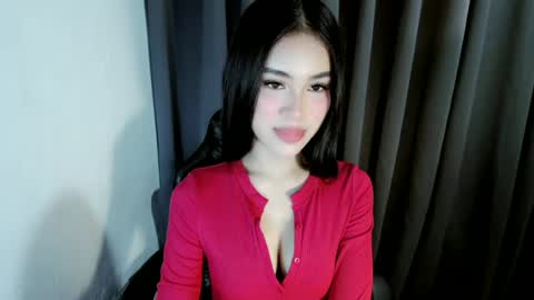 Snapshot of ellaliciousss chatting on 06/22/26, 12:35 ella online show from 06/22/26, 12:35