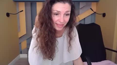 EllaLongs online show from 11/21/25, 02:16