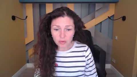 EllaLongs online show from 04/05/26, 11:18