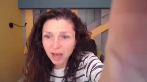 EllaLongs online show from 04/15/26, 11:28