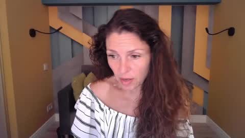 EllaLongs online show from 07/01/26, 11:23