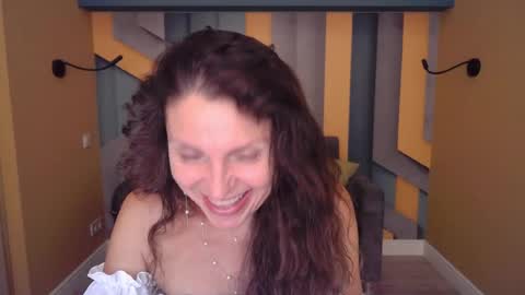 EllaLongs online show from 07/18/26, 11:14