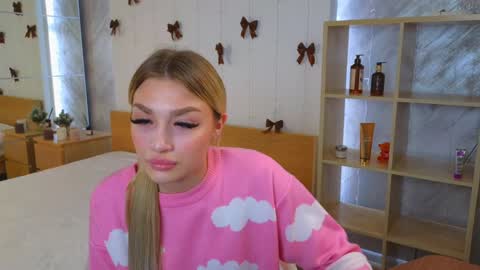 ellamilla online show from 12/26/24, 08:28