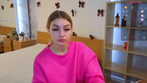 ellamilla online show from 12/29/24, 05:42