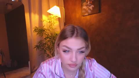 ellamilla online show from 01/07/25, 11:26