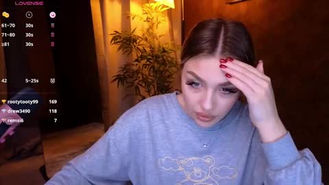 ellamilla online show from 01/08/25, 11:43