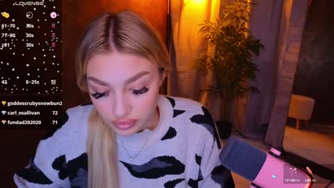 ellamilla online show from 01/21/25, 09:03