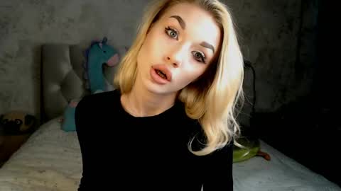 ellamilla online show from 04/07/26, 12:49