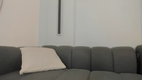 Ella online show from 11/29/25, 11:24