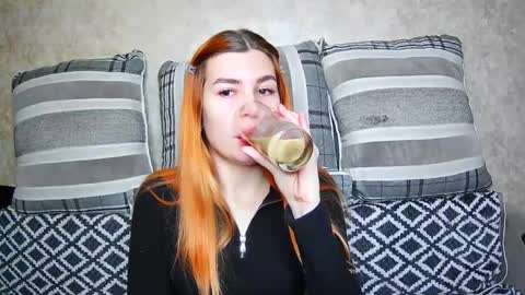 Snapshot of ellanuar chatting on 09/15/25, 04:56 EllaNuar online show from 09/15/25, 04:56