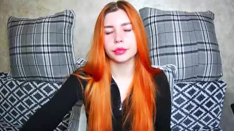 Snapshot of ellanuar chatting on 09/17/25, 02:02 EllaNuar online show from 09/17/25, 02:02