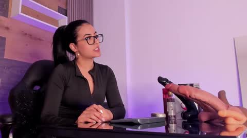  ella  online show from 09/22/25, 11:45