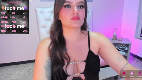 ellarosee_ online show from 02/17/25, 11:31