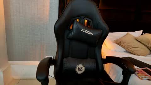 Ella Sanders online show from 04/18/26, 12:36