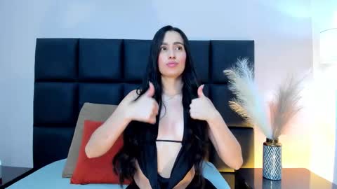 Ella VillaLuna online show from 12/23/25, 01:47