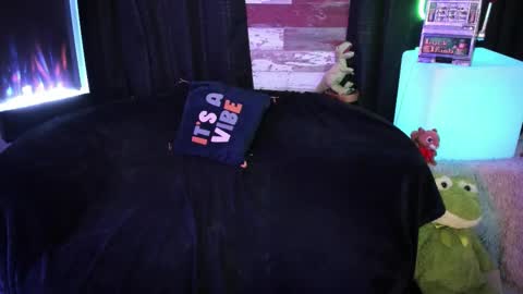 ELLE online show from 03/16/26, 07:07