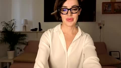 elle_melle online show from 09/10/25, 04:51
