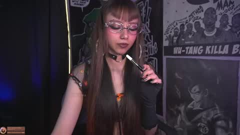 Snapshot of elle_uwu chatting on 06/04/26, 05:41 follow me on instagram . online show from 06/04/26, 05:41