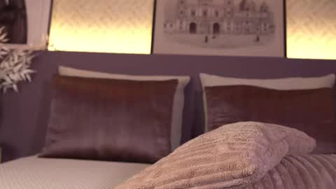 Elle Diane online show from 02/18/25, 03:31