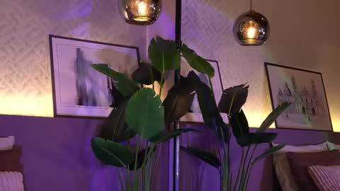 Elle Diane online show from 03/06/25, 03:57