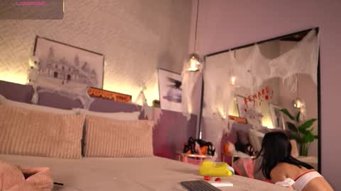 Elle Diane online show from 10/29/25, 10:11