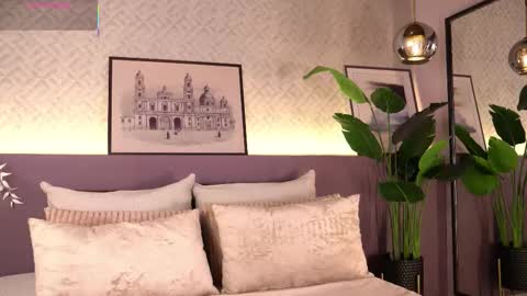 Elle Diane online show from 12/22/25, 10:29