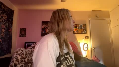 Snapshot of ellejess chatting on 03/01/26, 08:33 ellejess online show from 03/01/26, 08:33