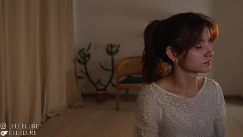 Linda Restrepo online show from 02/06/25, 02:44