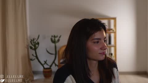 Linda Restrepo online show from 02/06/25, 10:00