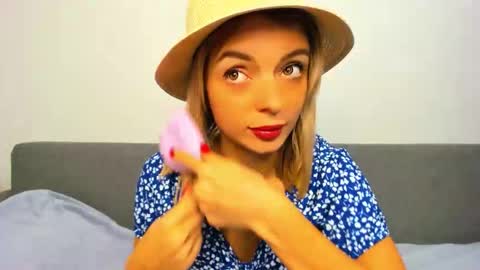 ellen_flow online show from 10/17/25, 08:44