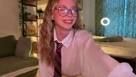Snapshot of elli_harmon chatting on 04/25/26, 04:37 Ellie --- Ill see you either on Friday or Saturday and definitely on Sunday online show from 04/25/26, 04:37